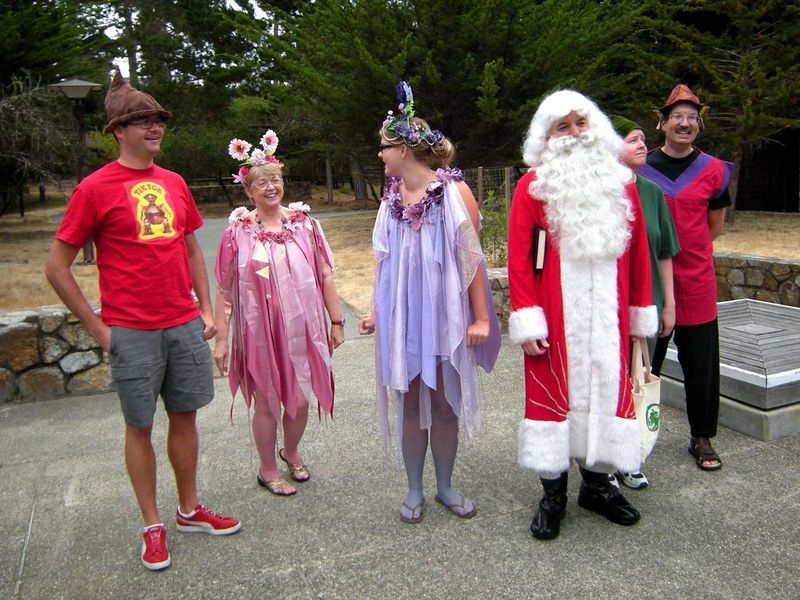 File:2009Bieber 16 Adult costume prize aspirants.jpg