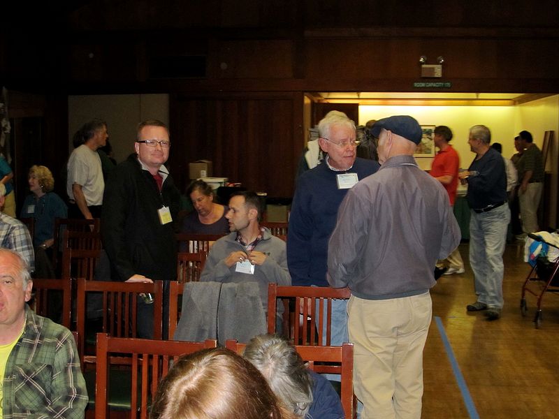 File:2011BieberCon Assembling in Fred Farr Forum.jpg