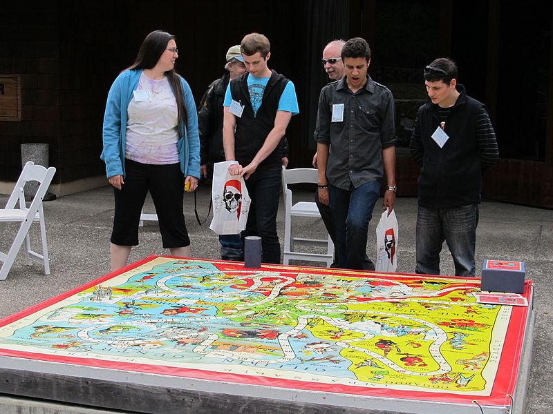 File:2011BieberCon Giant Oz Game Board.jpg