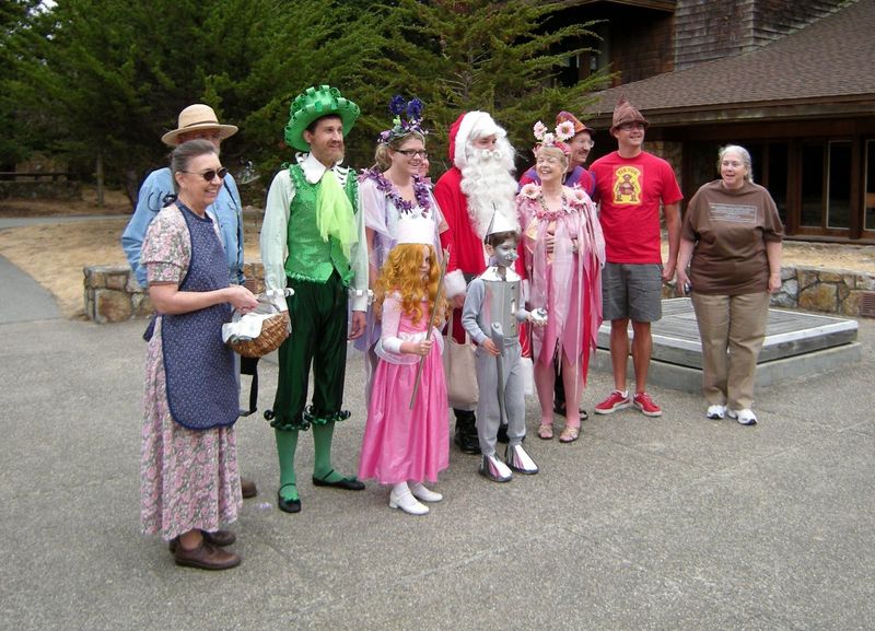 File:2009Bieber 21 The whole Oz crew.jpg